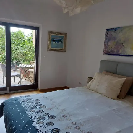 Irena-pula Marina Apartman *